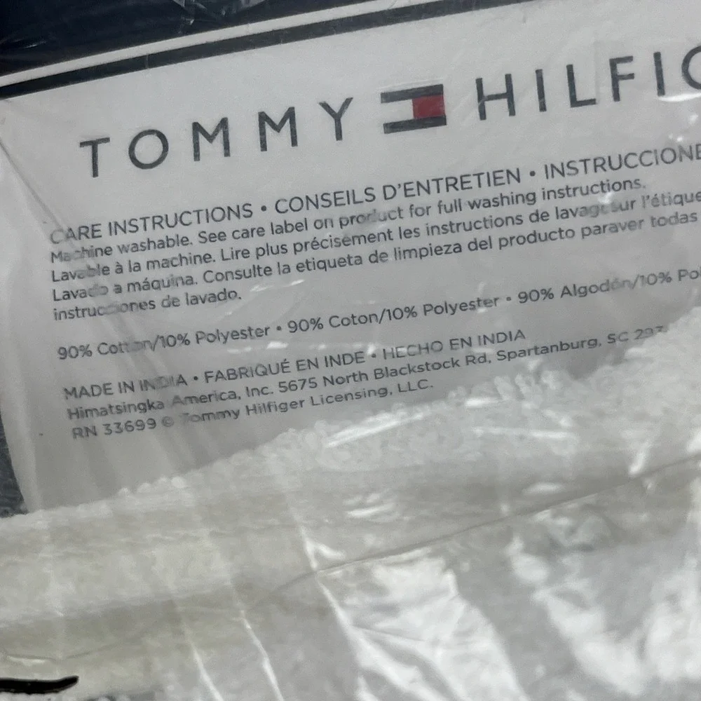Tommy Hilfiger  Modern American Stripe Bath Towel, White/Grey 30